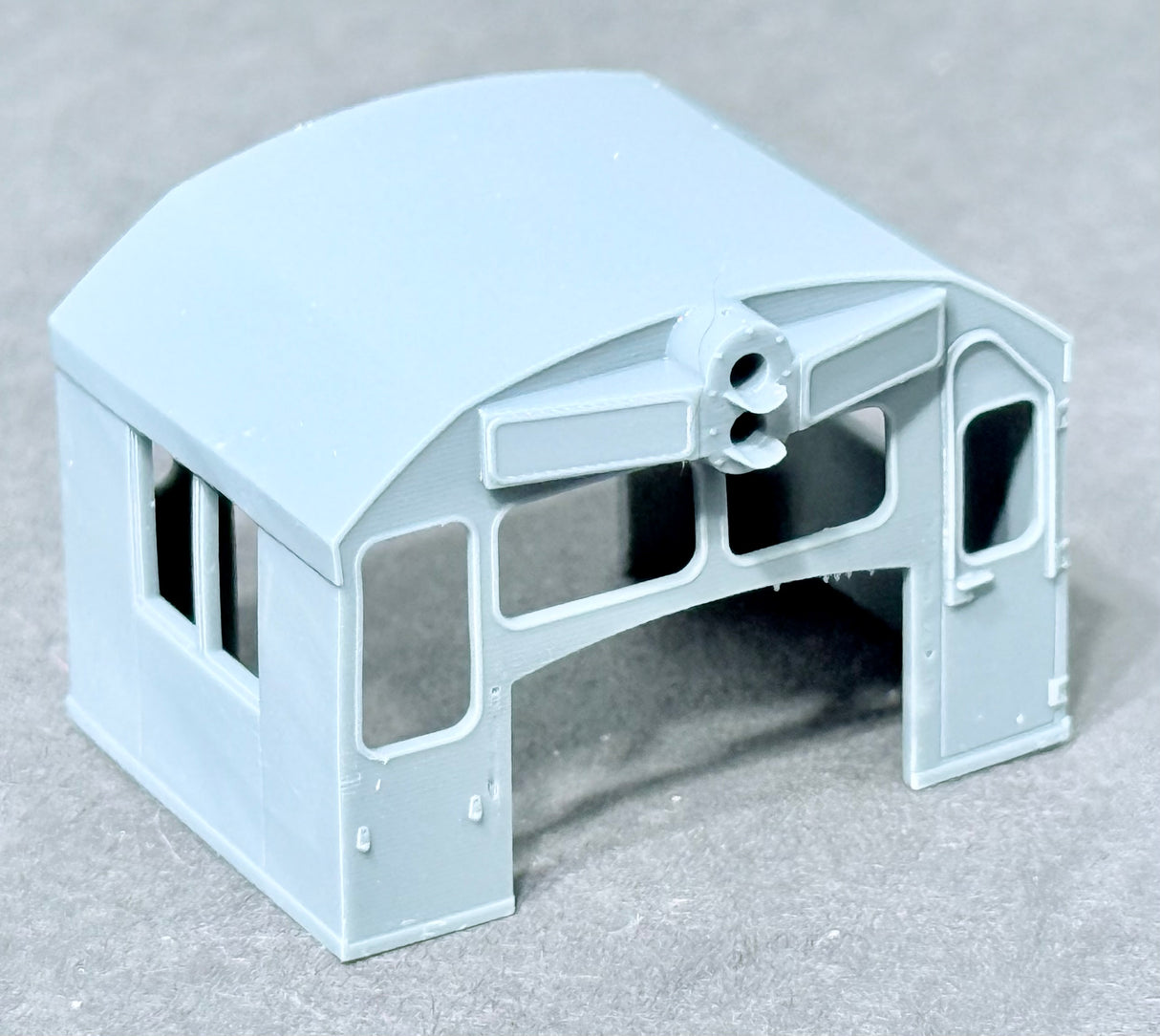611072 HO Scale GE Universal Series Cab, RH XLW NSW RD