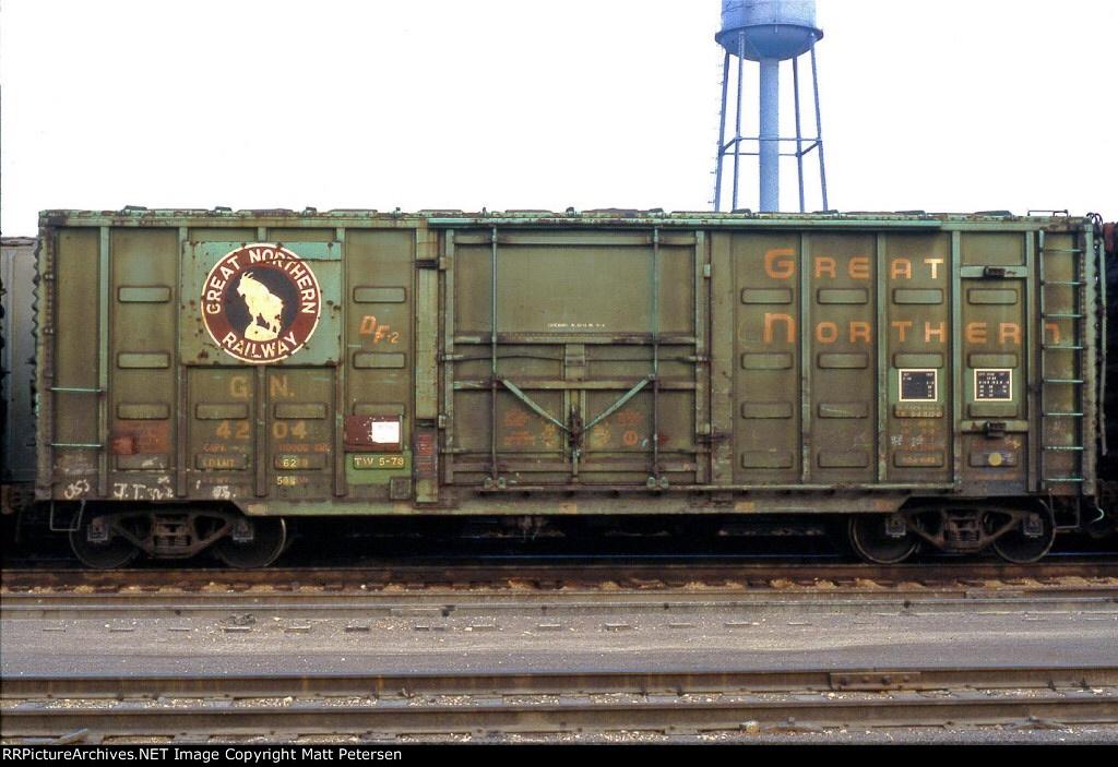 32057 Great Northern 40ft Rebuilt Waffle Boxcar