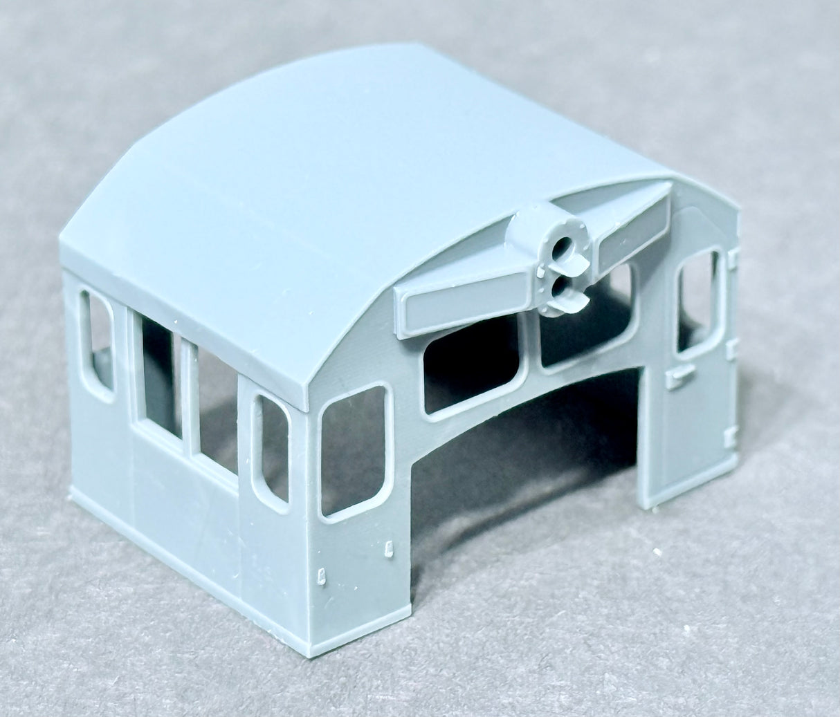 611059 HO Scale GE Universal Series Cab, RH OSW