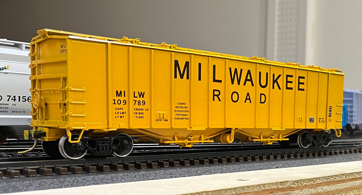 42003 S Scale 4180 Airslide 'HC' Covered Hopper