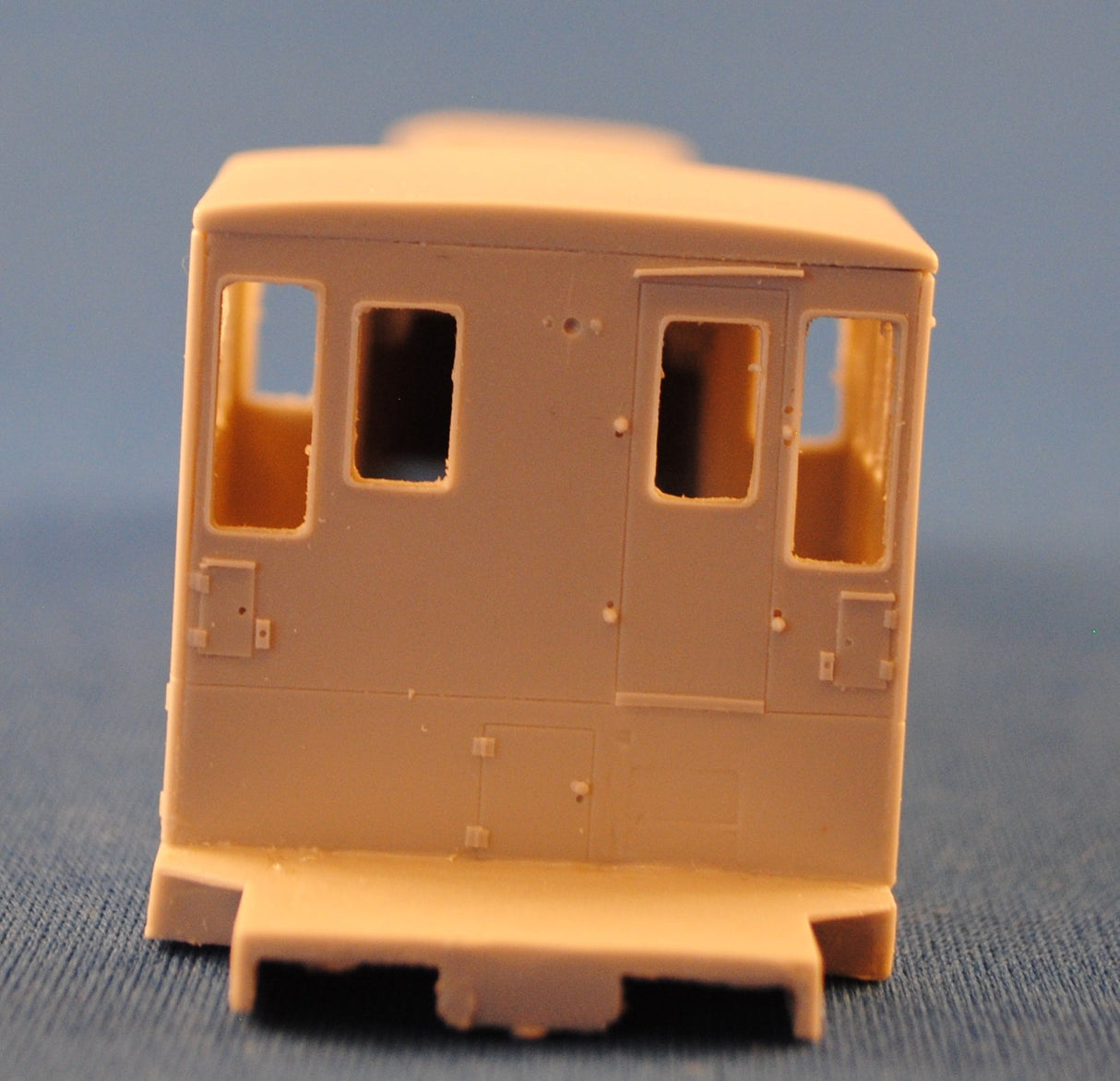 HL-03 - GE 70 Ton Switcher Body Shell - Early PGE (Fits Spectrum) Kit