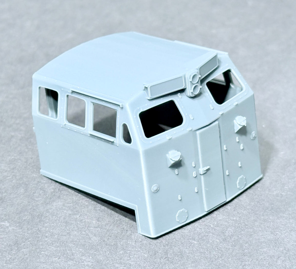 611213 HO Scale GE  BQ23-7 Quarters Cab Version II
