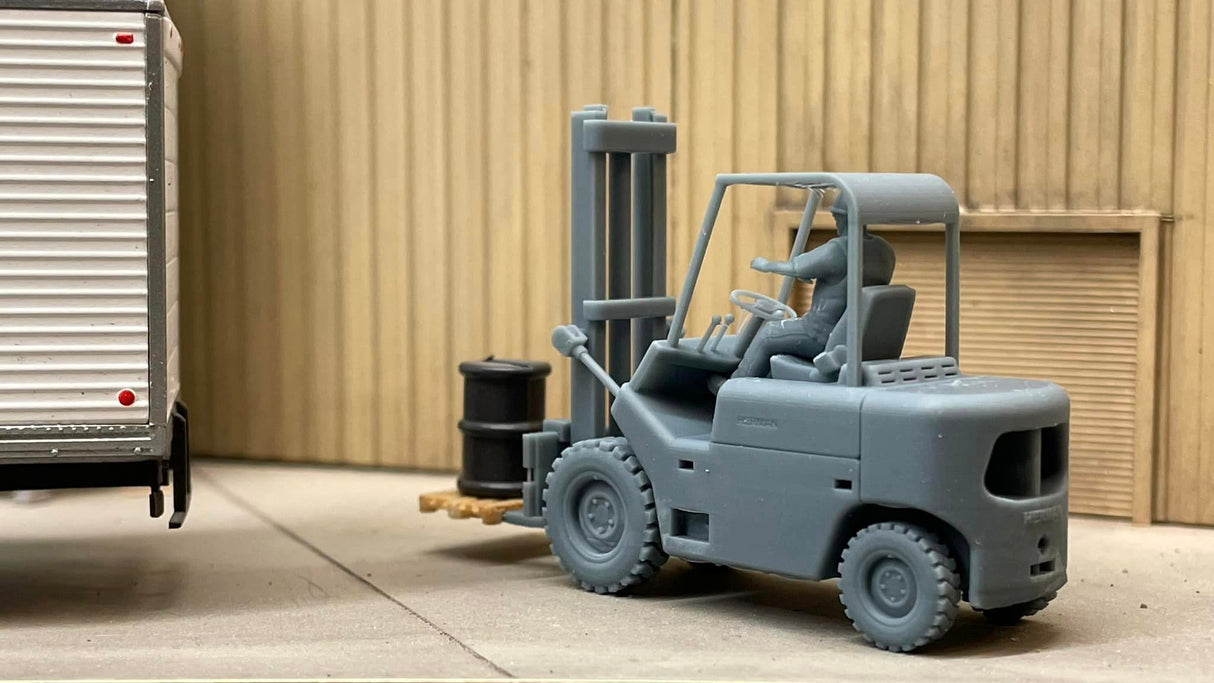 HO Scale 1970's Medium Duty forklift and Figure - See Description for SALE!
