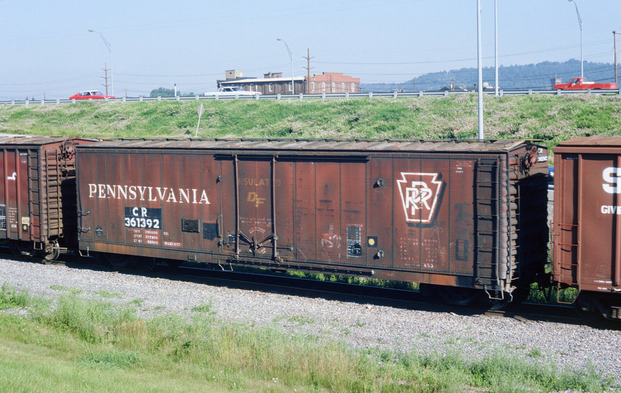 32008 PRR/PC/LV/CR X53 50ft RBL Boxcar With Roofwalks