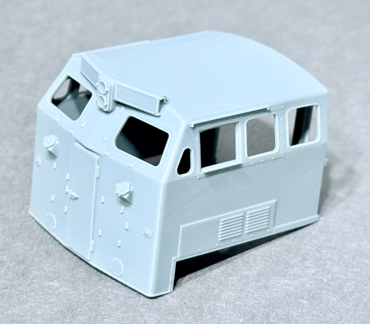 611213 HO Scale GE  BQ23-7 Quarters Cab Version II