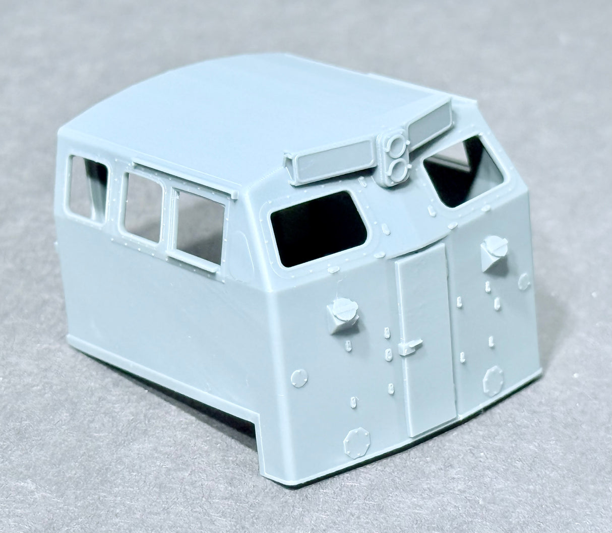 611219 HO Scale GE  BQ23-7 Quarters Cab Version VIII