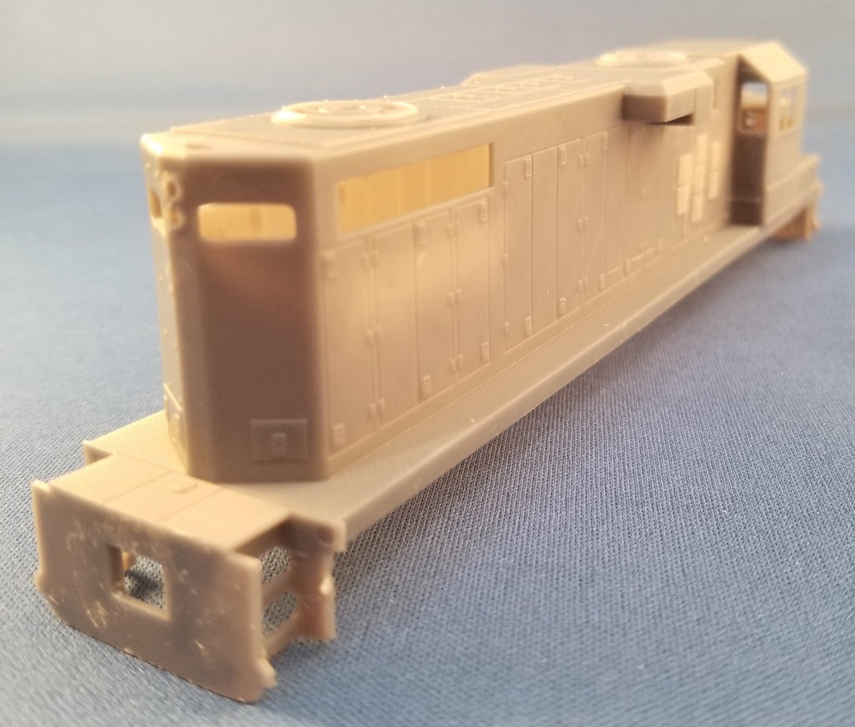 HL-43 - Paducah Shops Rebuilt GP-11 48" Fan Locomotive Shell Kit