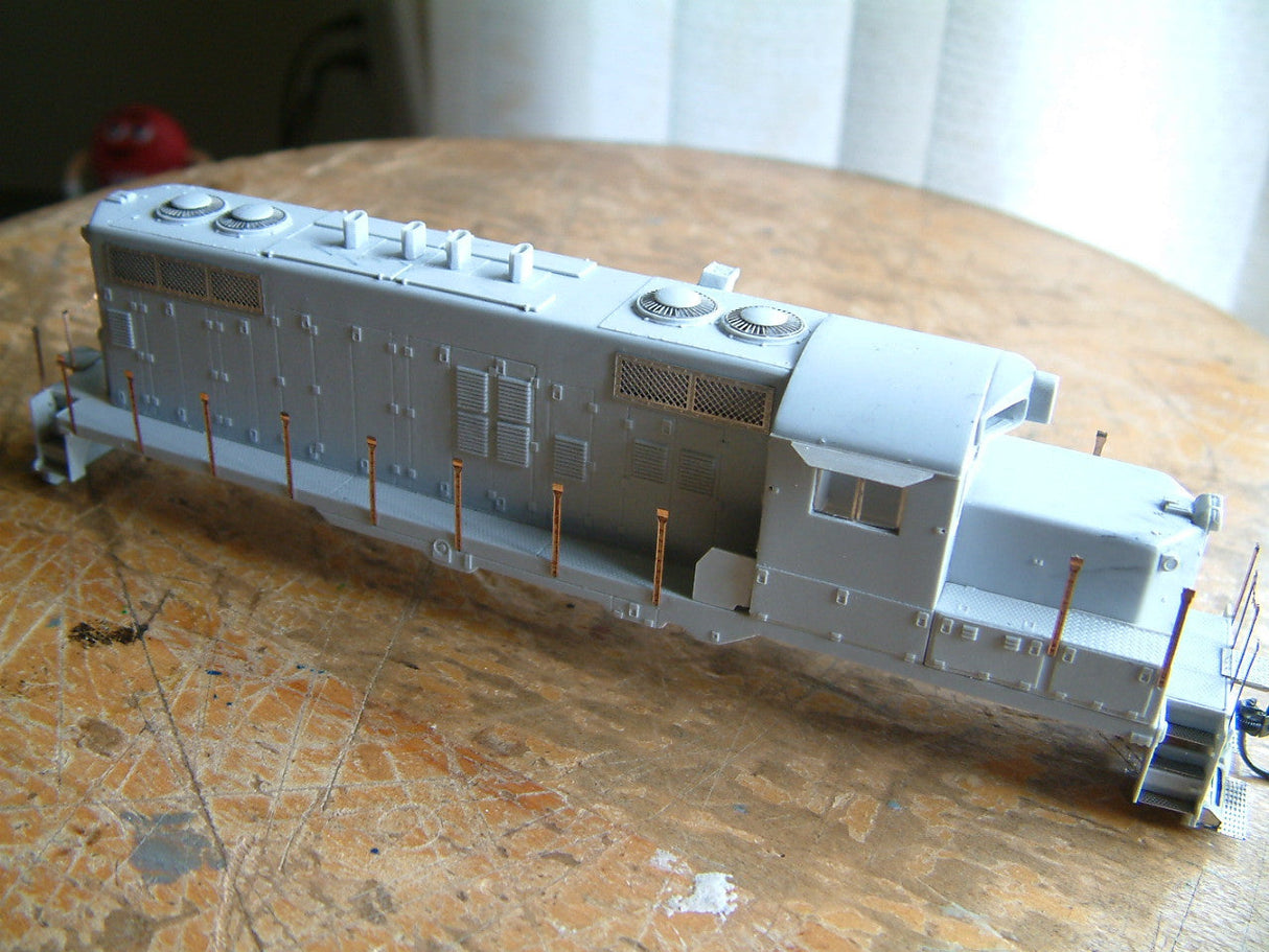 HL-20 - Paducah Shops Rebuilt GP-10 Locomotive Shell Kit