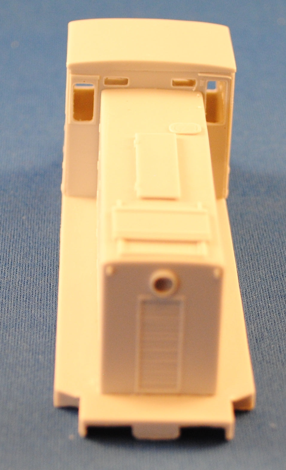 HL-05 - GE 70 Ton Switcher Body Shell -CN